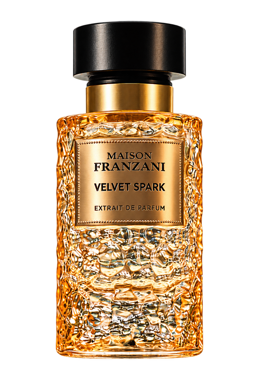 MAISON FRANZANI AIR Velvet Spark Extrait de Parfum – freigestellter Flakon